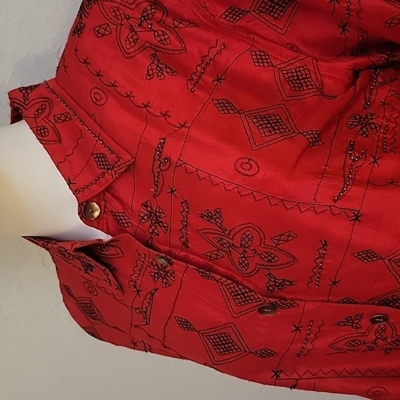 𝅺VTG BLEU BAYOU Red Silk Embroidered Beaded Holiday Shacket - Picture 4 of 10
